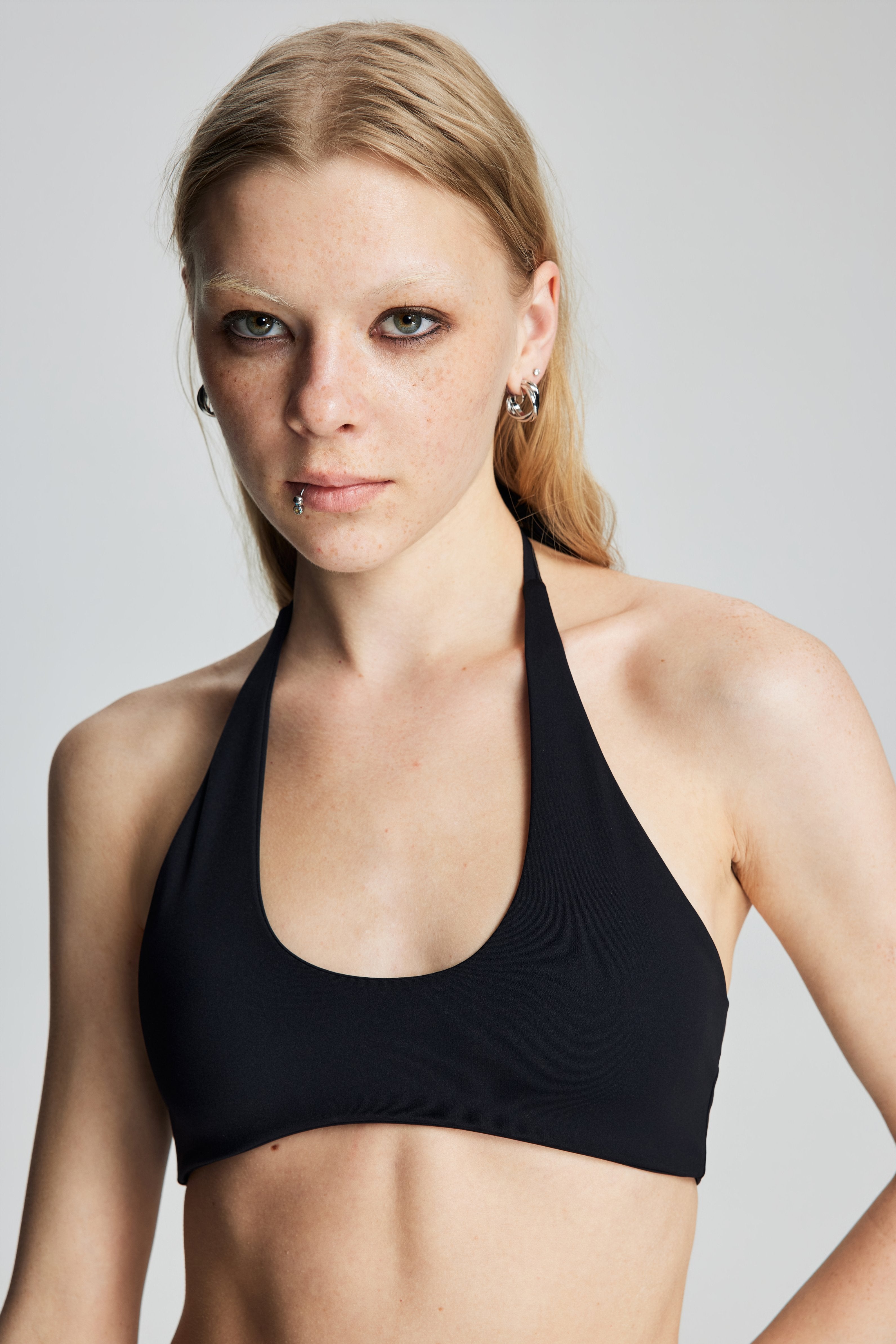 Halter Tie-Back Sports Bra (Black)